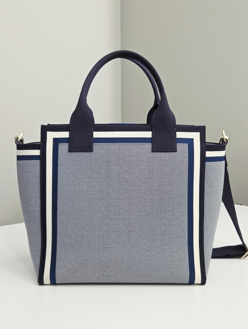 EXCELLENT RARE ROTHY'S THE HANDBAG - RIVER BLUE - Picture 9 of 10